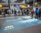德国柏林中心火车站地面广告